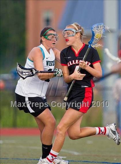 Thumbnail 3 in Wellesley vs Westwood (MIAA Division 1 South Final) photogallery.