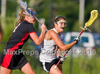 Thumbnail 1 in Wellesley vs Westwood (MIAA Division 1 South Final) photogallery.
