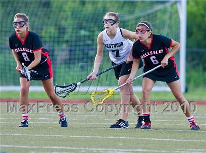 Thumbnail 3 in Wellesley vs Westwood (MIAA Division 1 South Final) photogallery.