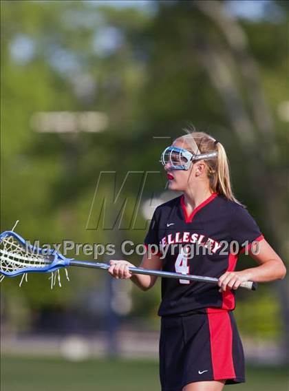 Thumbnail 1 in Wellesley vs Westwood (MIAA Division 1 South Final) photogallery.