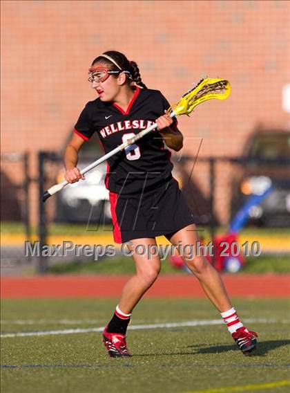 Thumbnail 1 in Wellesley vs Westwood (MIAA Division 1 South Final) photogallery.