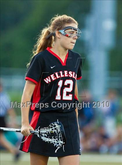 Thumbnail 3 in Wellesley vs Westwood (MIAA Division 1 South Final) photogallery.