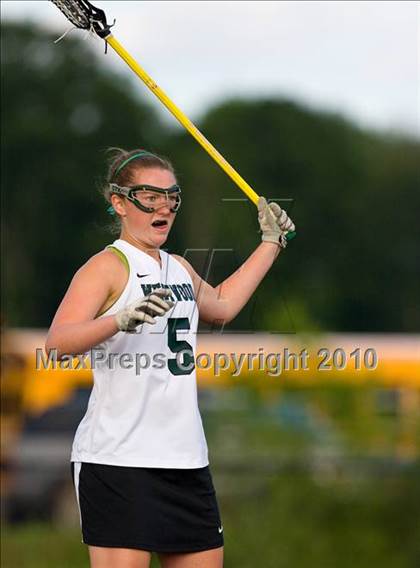 Thumbnail 3 in Wellesley vs Westwood (MIAA Division 1 South Final) photogallery.