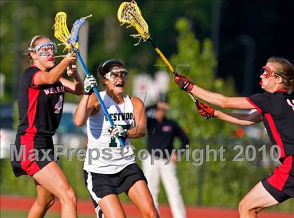 Thumbnail 2 in Wellesley vs Westwood (MIAA Division 1 South Final) photogallery.