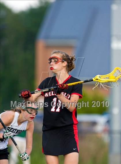 Thumbnail 2 in Wellesley vs Westwood (MIAA Division 1 South Final) photogallery.
