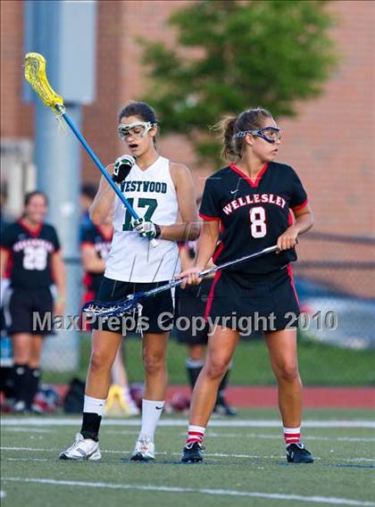 Thumbnail 3 in Wellesley vs Westwood (MIAA Division 1 South Final) photogallery.