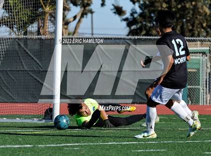Thumbnail 1 in Mira Costa vs. North photogallery.