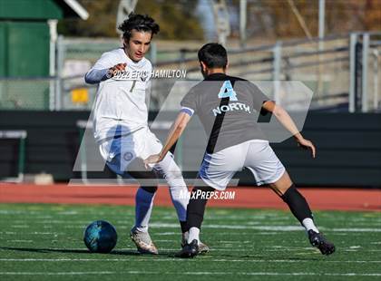 Thumbnail 3 in Mira Costa vs. North photogallery.