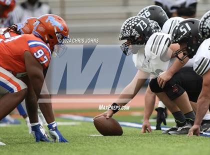 Thumbnail 2 in Normal West @ East St. Louis (IHSA 6A second round) photogallery.