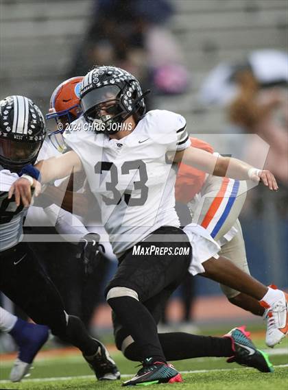 Thumbnail 3 in Normal West @ East St. Louis (IHSA 6A second round) photogallery.