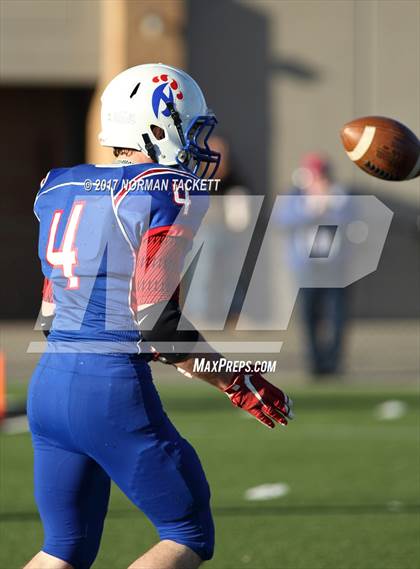 Thumbnail 1 in Hodgeman County vs Hanover (KSHSAA 8M D2 Final) photogallery.