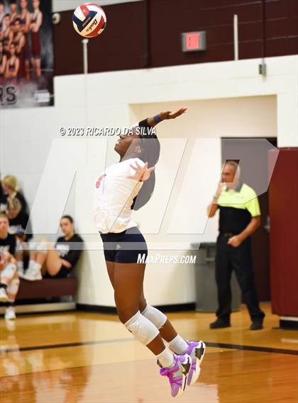 Thumbnail 3 in Seven Lakes vs Stratford (KISD/CFISD Tournament) photogallery.