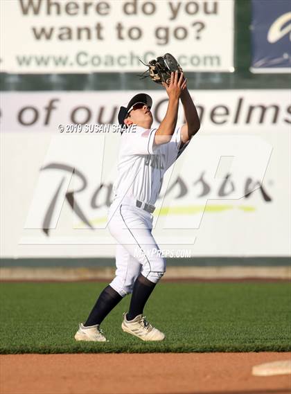 Thumbnail 3 in Taunton vs. Shrewsbury (MIAA Division 1 Final) photogallery.