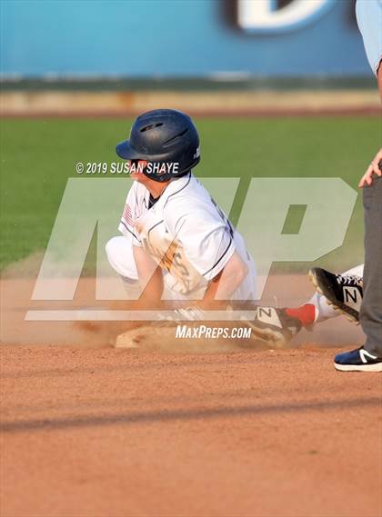 Thumbnail 2 in Taunton vs. Shrewsbury (MIAA Division 1 Final) photogallery.