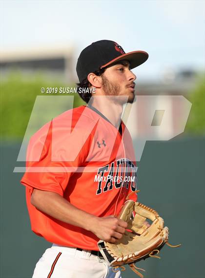 Thumbnail 2 in Taunton vs. Shrewsbury (MIAA Division 1 Final) photogallery.