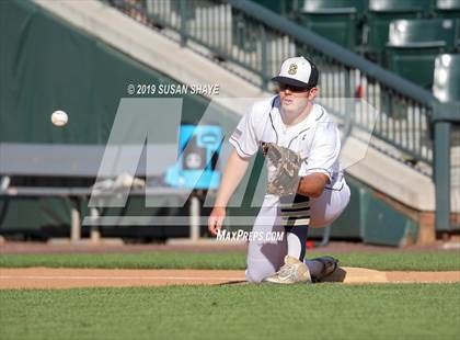 Thumbnail 2 in Taunton vs. Shrewsbury (MIAA Division 1 Final) photogallery.