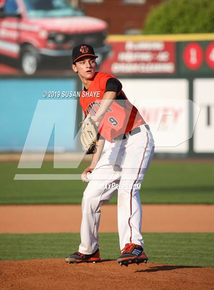 Thumbnail 3 in Taunton vs. Shrewsbury (MIAA Division 1 Final) photogallery.