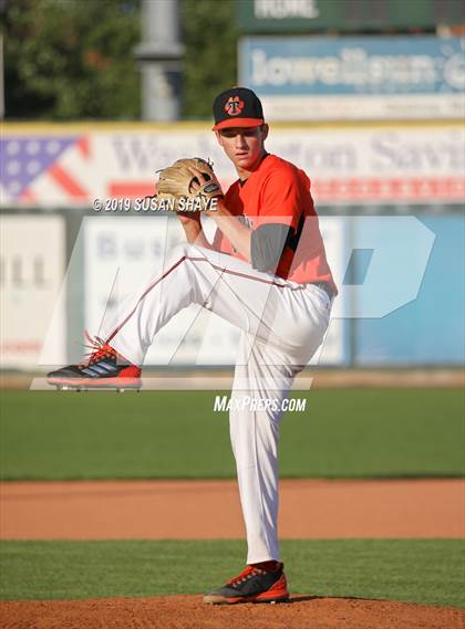 Thumbnail 2 in Taunton vs. Shrewsbury (MIAA Division 1 Final) photogallery.