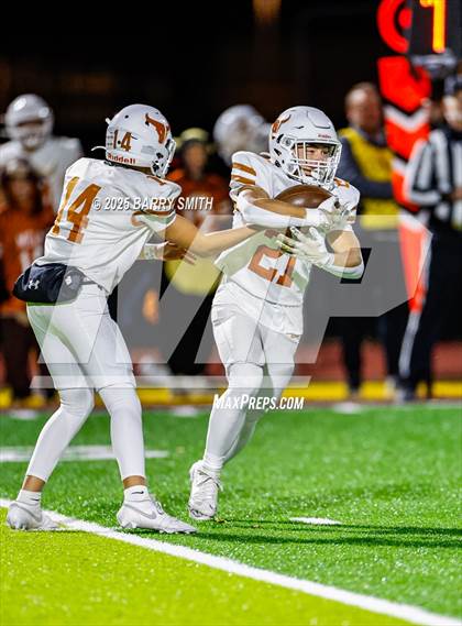 Thumbnail 1 in Mead @ Windsor photogallery.