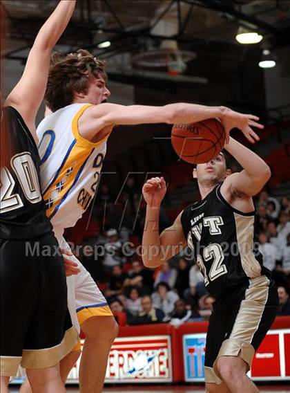 Thumbnail 1 in Desert Christian vs. Tarbut V'torah (CIF SS D6-AA Final) photogallery.