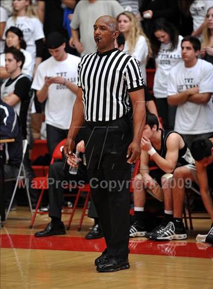 Thumbnail 1 in Desert Christian vs. Tarbut V'torah (CIF SS D6-AA Final) photogallery.
