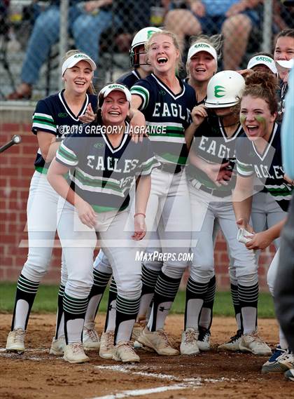 Thumbnail 3 in V.R. Eaton vs Keller (UIL 6A Regional Final Game 2) photogallery.