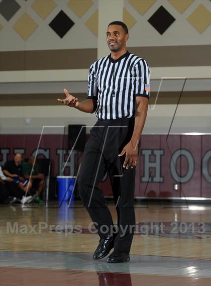 Thumbnail 3 in Westchester vs. St. Edward (MaxPreps Holiday Classic) photogallery.