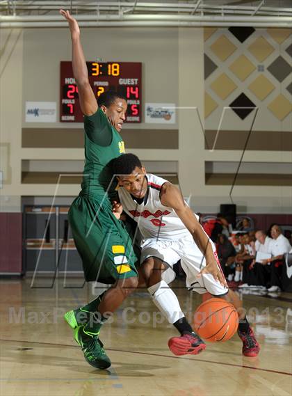 Thumbnail 2 in Westchester vs. St. Edward (MaxPreps Holiday Classic) photogallery.