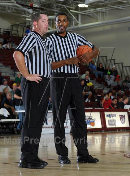 Thumbnail 2 in Westchester vs. St. Edward (MaxPreps Holiday Classic) photogallery.