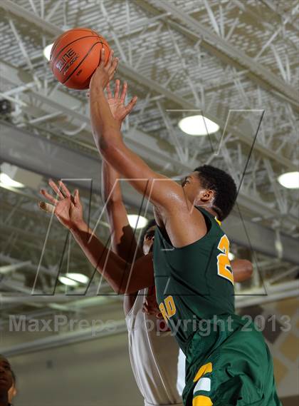 Thumbnail 1 in Westchester vs. St. Edward (MaxPreps Holiday Classic) photogallery.