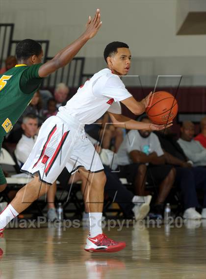 Thumbnail 1 in Westchester vs. St. Edward (MaxPreps Holiday Classic) photogallery.