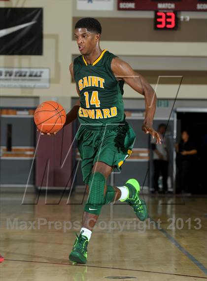 Thumbnail 2 in Westchester vs. St. Edward (MaxPreps Holiday Classic) photogallery.