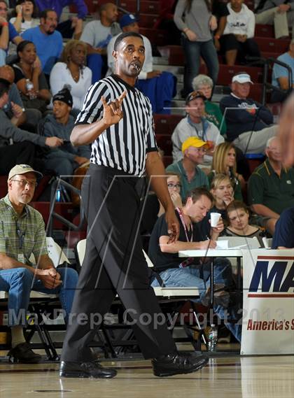 Thumbnail 1 in Westchester vs. St. Edward (MaxPreps Holiday Classic) photogallery.