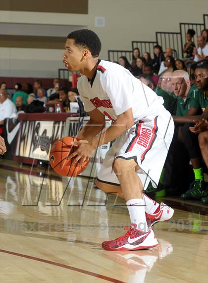 Thumbnail 2 in Westchester vs. St. Edward (MaxPreps Holiday Classic) photogallery.