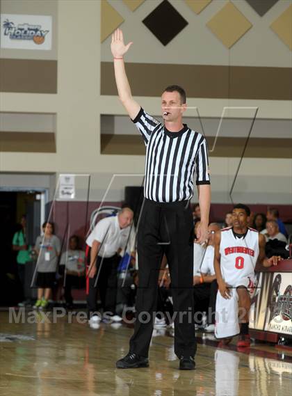 Thumbnail 3 in Westchester vs. St. Edward (MaxPreps Holiday Classic) photogallery.
