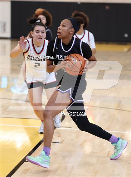 Thumbnail 3 in Salesian College Preparatory vs. Piedmont (MLK Classic) photogallery.