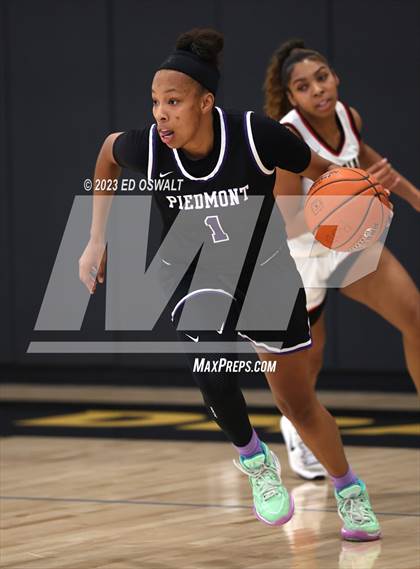 Thumbnail 2 in Salesian College Preparatory vs. Piedmont (MLK Classic) photogallery.