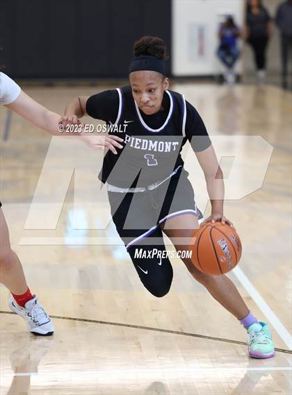 Thumbnail 2 in Salesian College Preparatory vs. Piedmont (MLK Classic) photogallery.