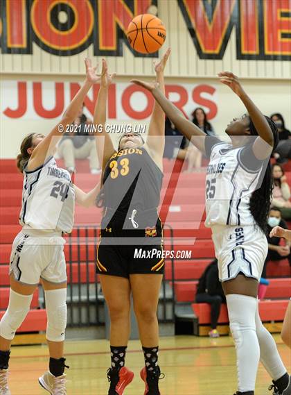 Thumbnail 2 in Mission Viejo vs. Northwood (North South Tournament) photogallery.