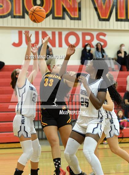 Thumbnail 1 in Mission Viejo vs. Northwood (North South Tournament) photogallery.