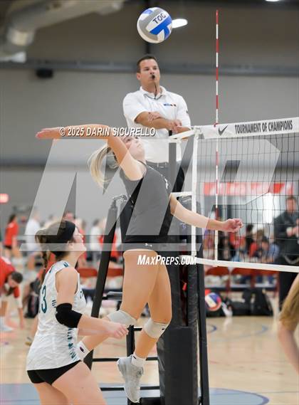 Thumbnail 1 in Orangewood Christian vs Highland (Nike Tournament of Champions – Southwest) photogallery.