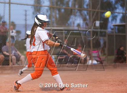 Thumbnail 2 in Apple Valley vs Aquinas photogallery.