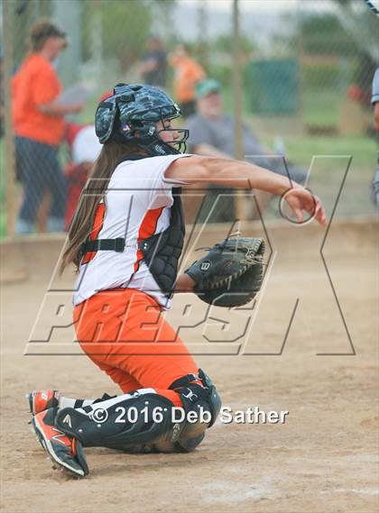 Thumbnail 1 in Apple Valley vs Aquinas photogallery.