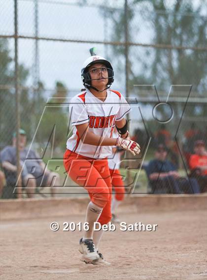 Thumbnail 1 in Apple Valley vs Aquinas photogallery.