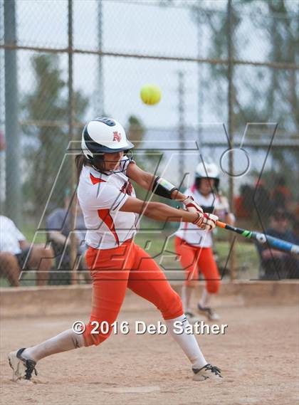 Thumbnail 3 in Apple Valley vs Aquinas photogallery.