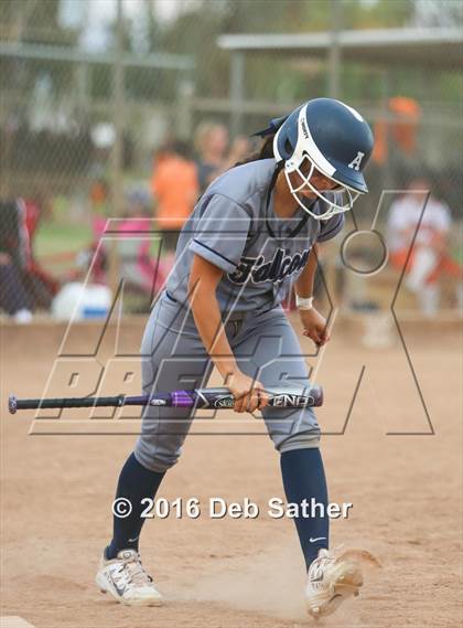 Thumbnail 2 in Apple Valley vs Aquinas photogallery.