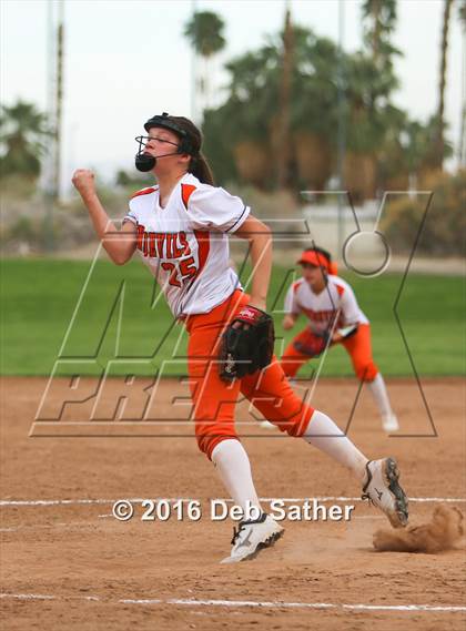 Thumbnail 1 in Apple Valley vs Aquinas photogallery.