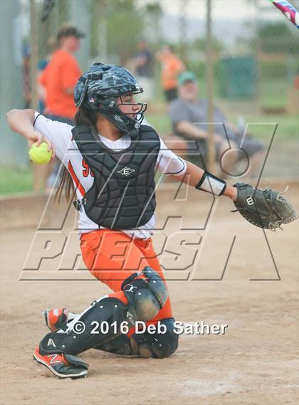 Thumbnail 3 in Apple Valley vs Aquinas photogallery.