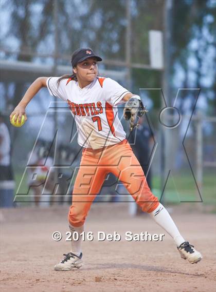 Thumbnail 3 in Apple Valley vs Aquinas photogallery.