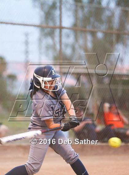 Thumbnail 2 in Apple Valley vs Aquinas photogallery.